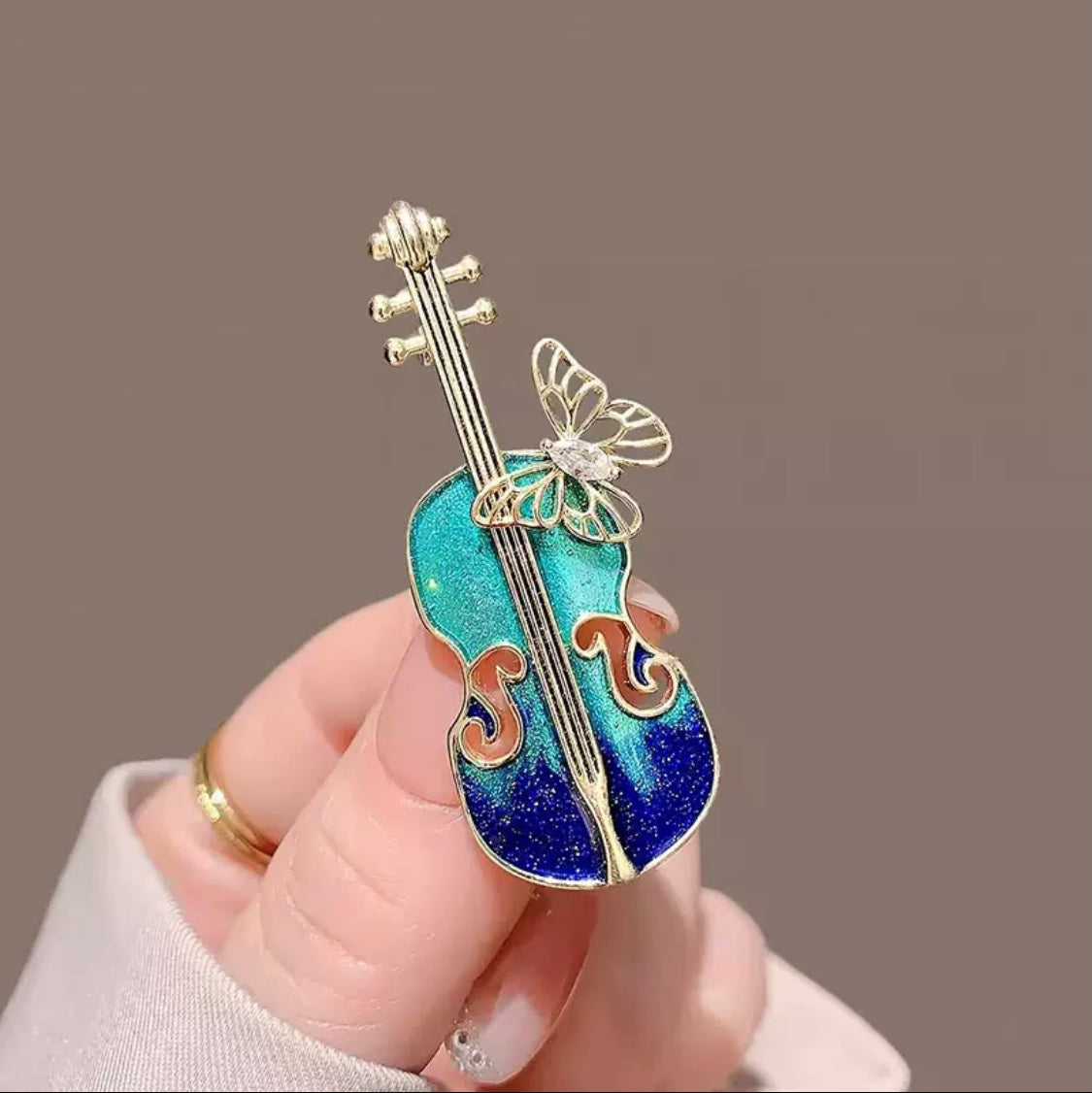 Violin Brooch