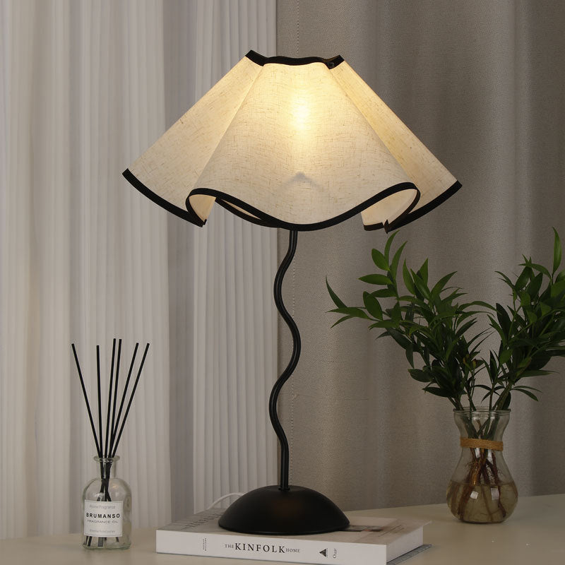 Creative Petal Table Lamp Luxury Bedside Lamp with 3 Color Light