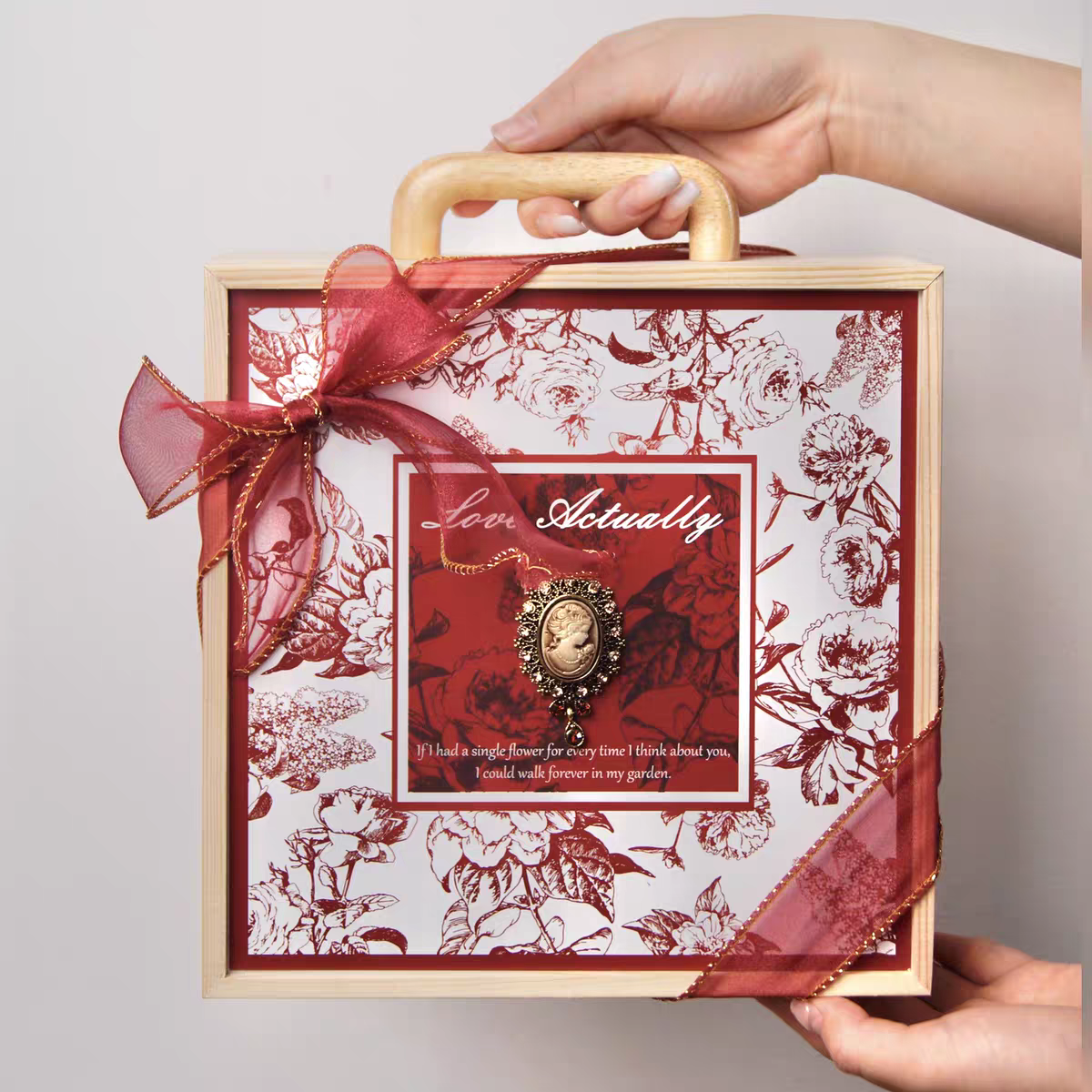 Gift Box Monet Garden Floral Keepsake – Elegant Romantic Present for Her