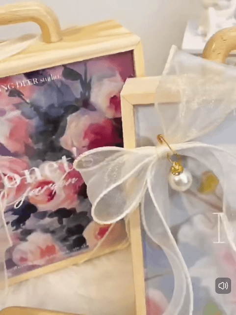 Gift Box Monet Garden Floral Keepsake – Elegant Romantic Present for Her