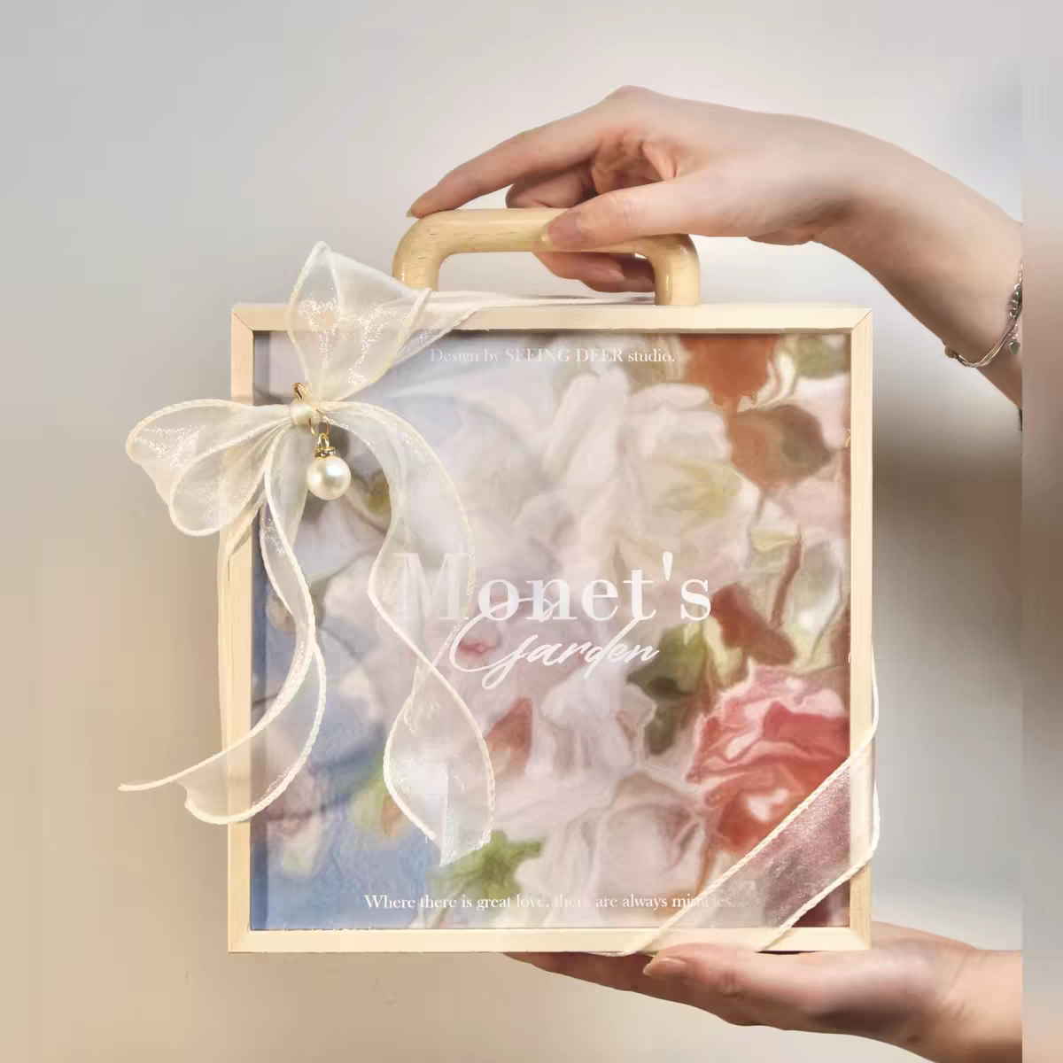 Gift Box Wood Elegant Style